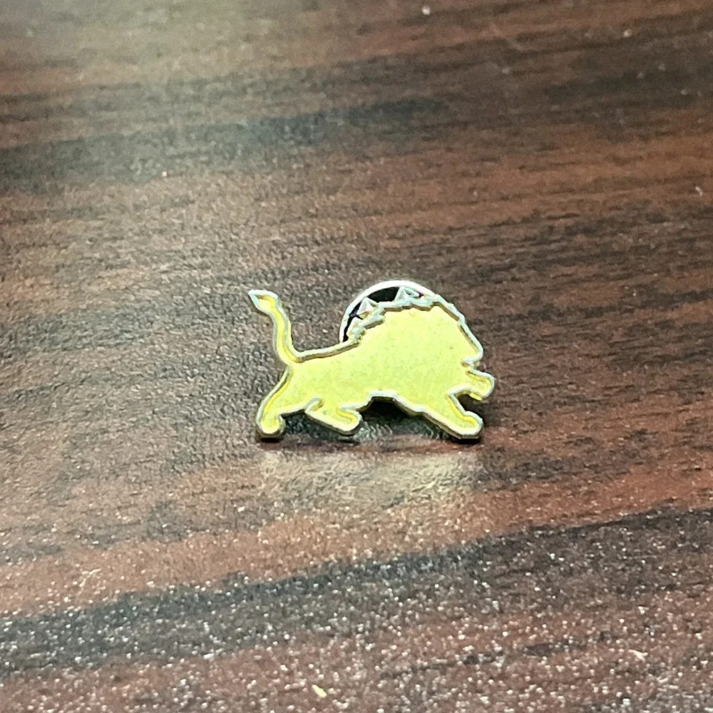 Detroit Lions NFL‎ Football Mascot Logo Lapel Hat Pin